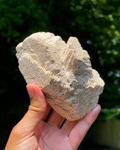 Load image into Gallery viewer, Albite